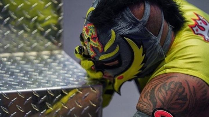 Rey Mysterio vuelve al hospital: Seth Rollins le daña el ojo en su pelea de 'venganza' en la WWE
