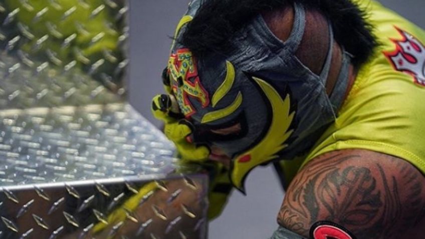 Rey Mysterio vuelve al hospital: Seth Rollins le daña el ojo en su pelea de 'venganza' en la WWE