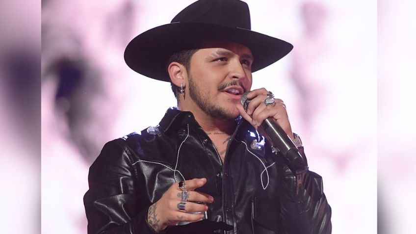 ¿Con copas de más? Christian Nodal causa POLÉMICA al aparecer en estado inconveniente