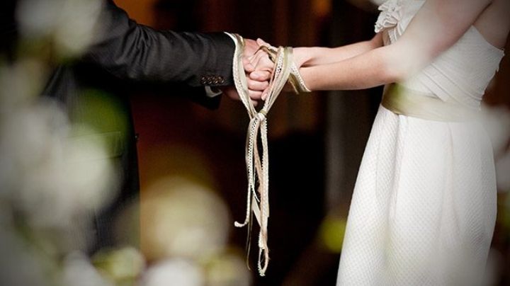 Desesperada mujer decide demandar a su pareja por no decidirse a proponerle matrimonio