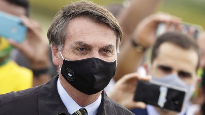 VIDEO: Tras dar positivo a Covid-19, Jair Bolsonaro toma hidroxicloroquina