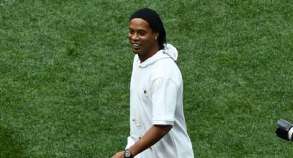 En medio de prisión domiciliaria, Ronaldinho pasaría sus noches de fiesta con modelos