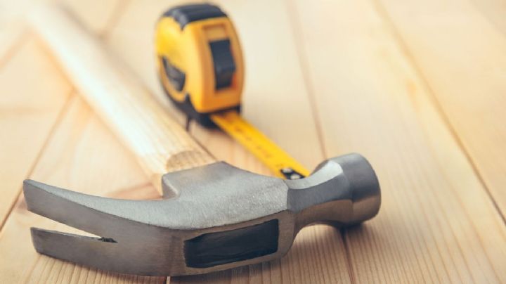 Francia: Hombre recibe martillazo de un joven por una increíble razón