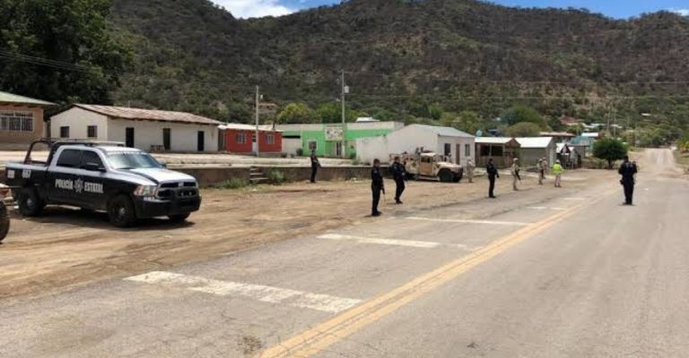 Autoridades llegan al sitio