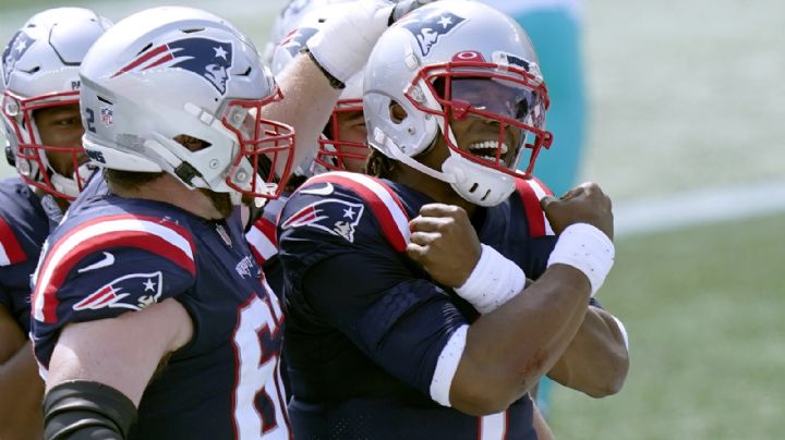 Cam Newton anota su primer touchdown como quarterback de los Patriots