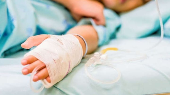 Padres causan daño cerebral a su hija por obligarla a dieta vegana