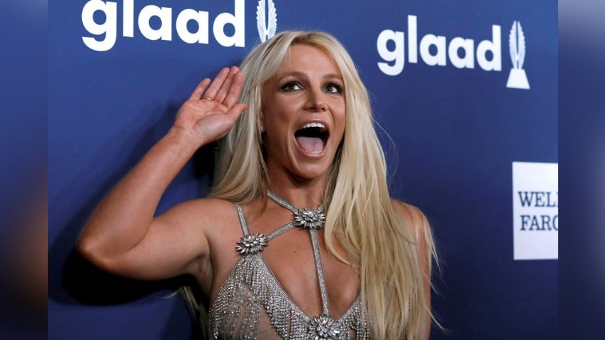 En medio de la batalla legal contra su padre, Britney Spears comparte ardiente FOTO ¡en topless!