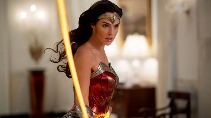 'Wonder Woman 1984' pasa de excelentes críticas a ser destrozada en redes sociales