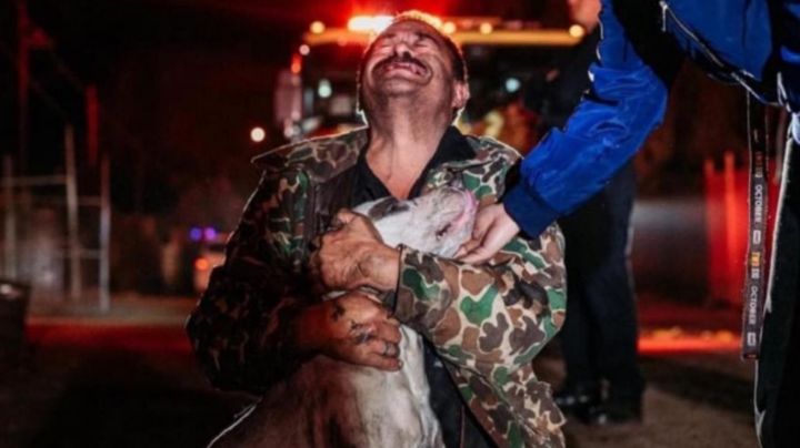 VIRAL: Hombre sordomudo llora de alegría al rescatar a su perrito de un incendio