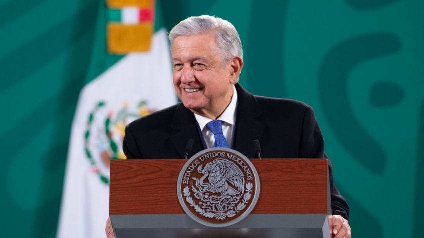 AMLO pide no "colarse" en las vacunas contra el Covid-19 y no temer a efectos secundarios