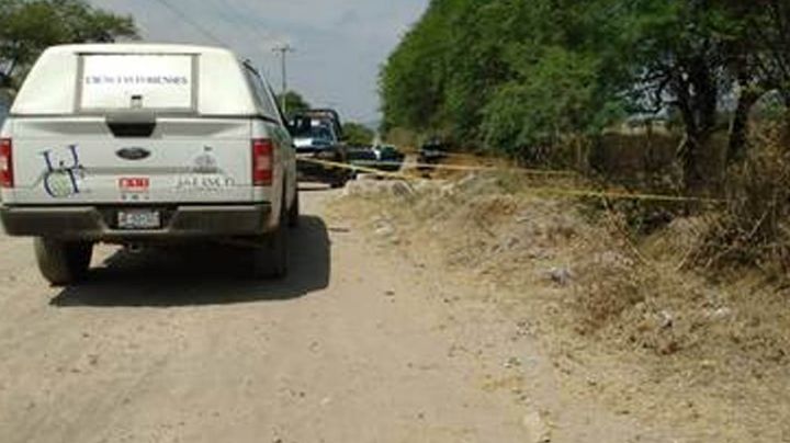 Encuentran diversos restos humanos en terreno baldío en poblado de Tlajomulco