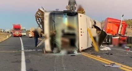 Mueren dos personas al chocar de frente un tráiler y un autobús en carretera Sonoyta-SLRC