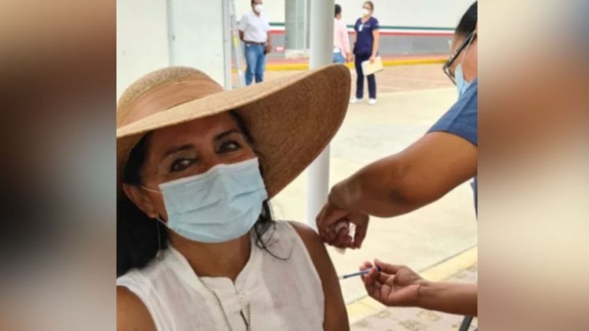 Regidora de Morena en Acapulco desata polémica al vacunarse contra Covid-19