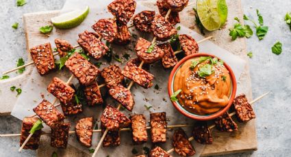 ¡La comida perfecta! Estas brochetas de arrachera deleitarán el paladar de toda tu familia