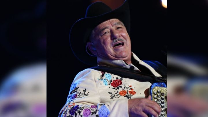 "Échele mi Chuy": Vocalista de Los Huracanes del Norte pasa disgusto con su comida