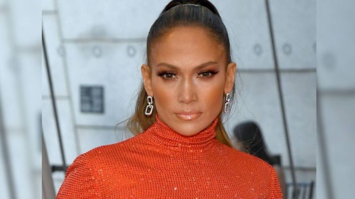 Jennifer Lopez se defiende y responde a un internauta que le acusó de usar botox