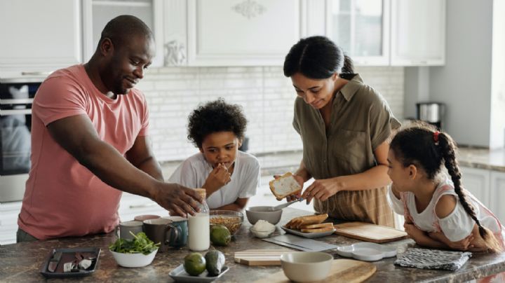 ¡Serán grandes chefs! Conoce los beneficios de que los pequeños del hogar ayuden en la cocina
