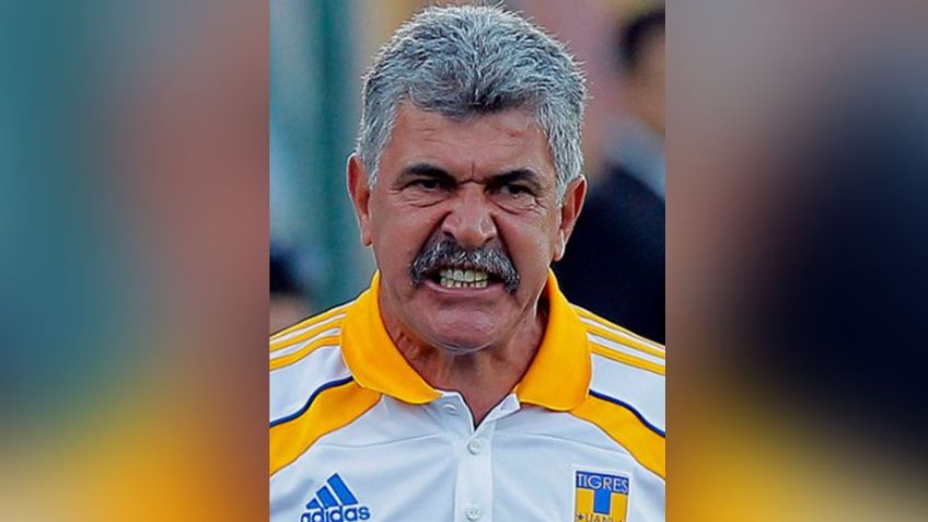 'Tuca' Ferretti es suspendido por la Comisión Disciplinaria tras fumar en la banca del TSM
