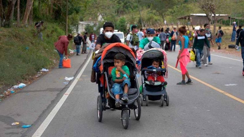 Caravana de migrantes hondureños regresa a su país tras fracasar en intento de llegar a EU