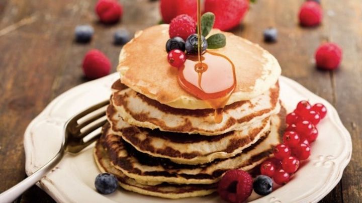 ¡Más delicioso, imposible! Estos hot cakes veganos de coco le darán un abrazo a tu paladar