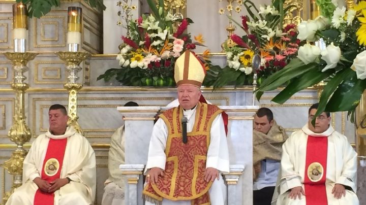 Iglesia pide que vacunen a sacerdotes de Covid-19 y levantan críticas en redes sociales