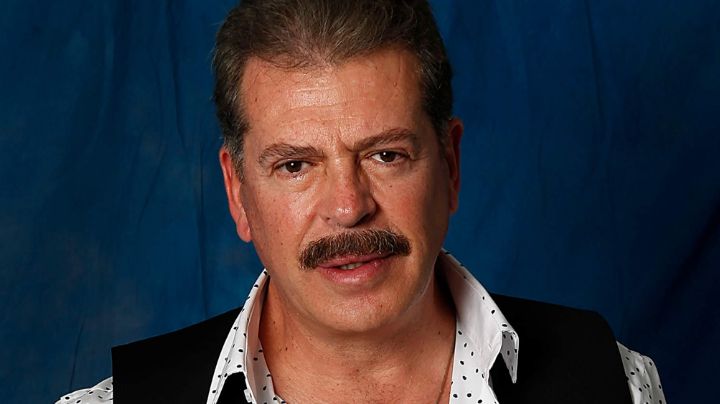 VIDEO: Sergio Goyri casi atropella a reportero al intentar huir de la prensa en Televisa