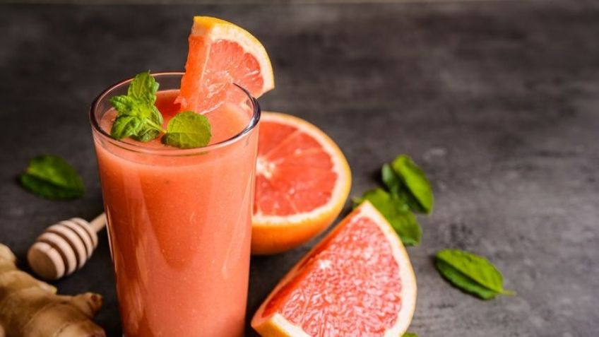 ¡Actívate! Este smoothie de toronja y frutos rojos será tu escudo contra el sueño