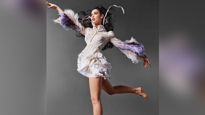 Dua Lipa llena de estilo las redes al posar en divinos 'outfits' para famosa revista