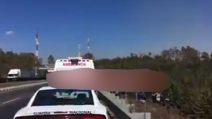 Con signos de tortura, autoridades del Edomex encuentran embolsado a la orilla de la carretera