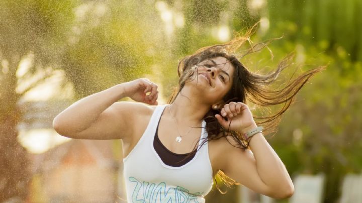 ¡A bailar! Conoce algunos beneficios que puede aportarte practicar zumba
