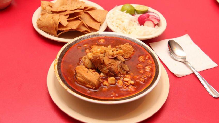 ¡Lo hacían con carne humana! Conoce la aterradora historia detrás del tradicional pozole