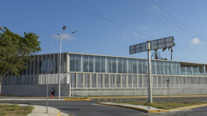 Tras negarles sus títulos profesionales, estudiantes se manifiestan contra la UNID