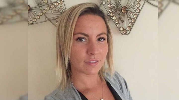 Una profesora casada y con hijos, abusa de uno de sus alumnos; estaba obsesionada con él