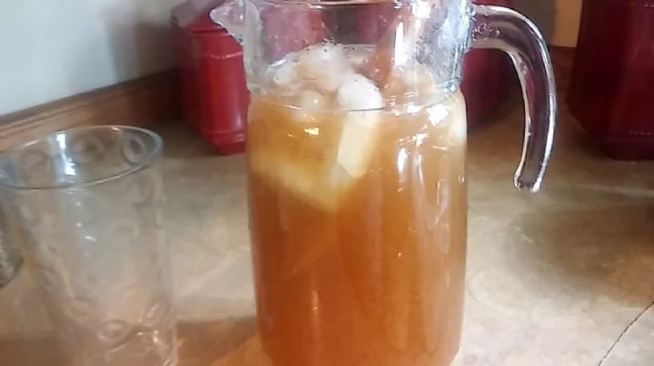 ¡Refrescante! Esta tradicional agua de tamarindo le dará un giro especial a tus comidas