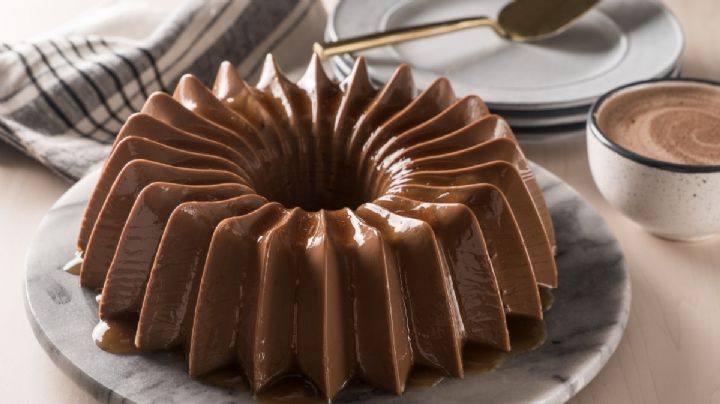 ¡Cierra el fin de semana con broche de oro! Prepara este rico flan de chocolate