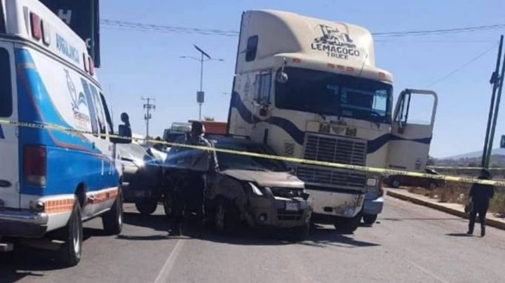 ¡Trágico accidente! Regidora muere arrollada por un tráiler; el conductor evitó un retén