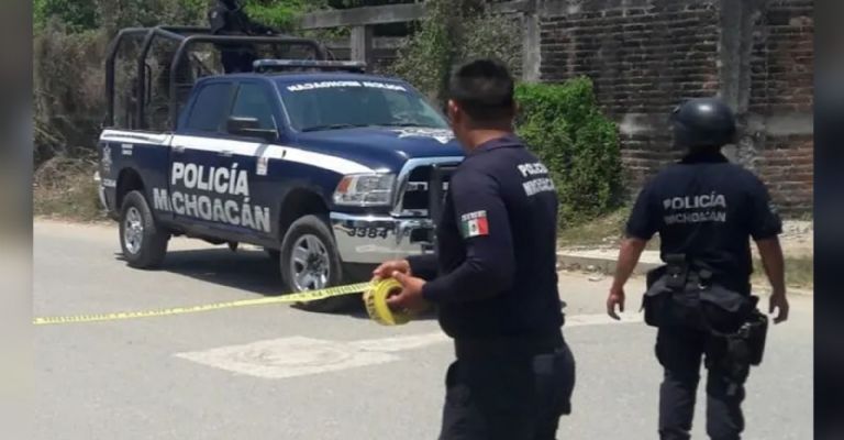 Hallan restos humanos ocultos bajo piedras, en predio de Puruándiro