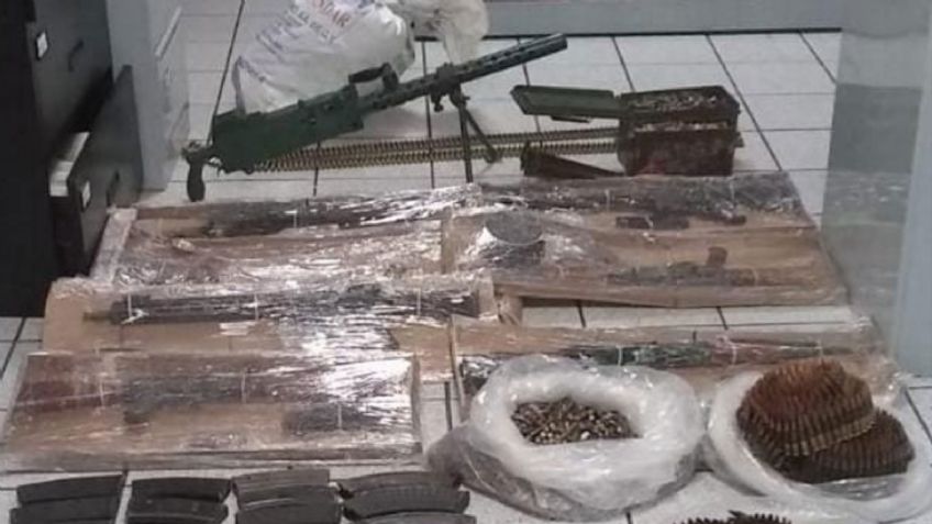 Arivechi: Decomisan arsenal y par de vehículos abandonados en ejido Tarachi