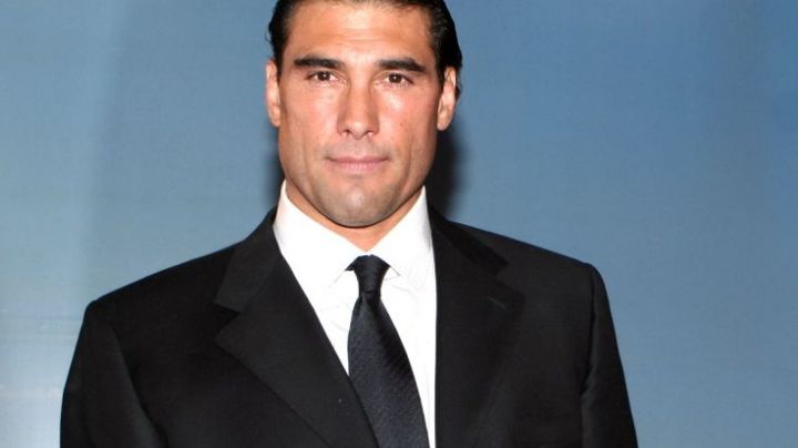 Eduardo Yáñez pierde los estribos ante reportero: "Me estás preguntado puras tonterías"