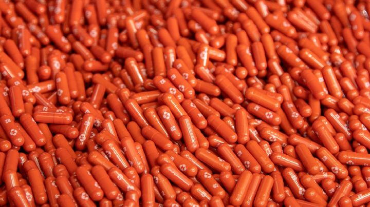 Experto declara que las píldoras antivirales para el Covid-19 no sustituirán a las vacunas