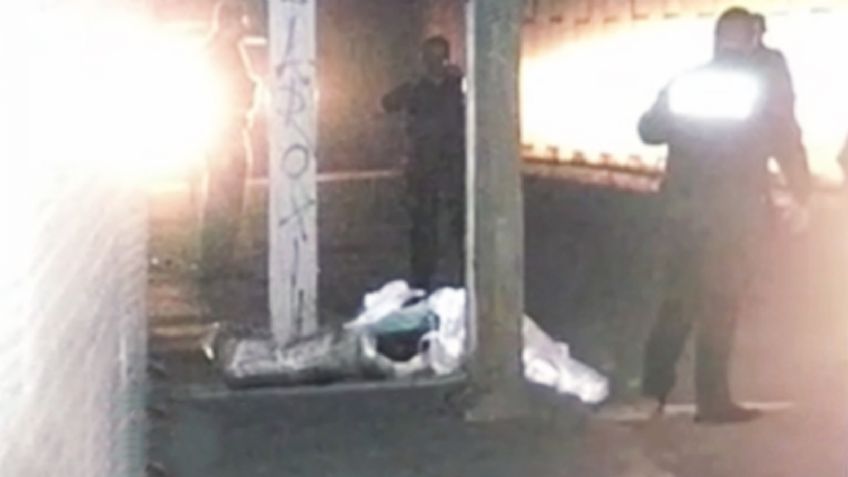 Abandonan cuerpo 'embolsado' en puente elevado de Ciudad Obregón; tenía un narcomensaje