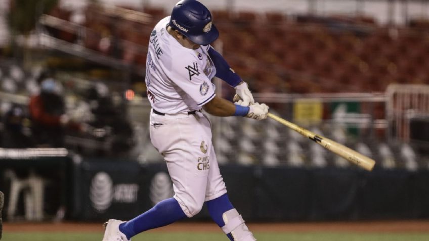 Christian Villanueva se encuentra en plan grande con los Charros de Jalisco