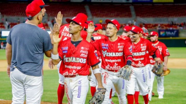 Venados celebra en su puerto, venciendo a los Naranjeros de Hermosillo