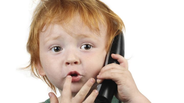 VIDEO: Un menor de 4 años llama a la policía para ¿mostrarle sus juguetes?