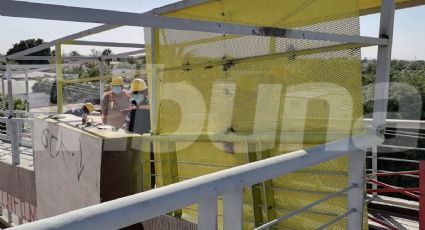 Cajeme: Puente peatonal ubicado en Esperanza recibe mantenimiento; le colocaron una jaula