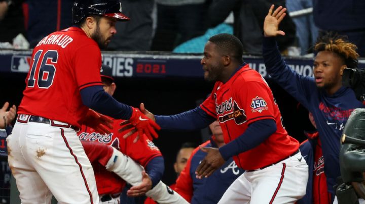 ¡Todo les sale! Bravos blanquean a los Astros y toman ventaja en la Serie Mundial