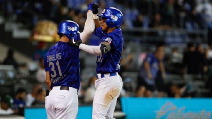 Charros da un festín de batazos y hunde a los Cañeros de Los Mochis