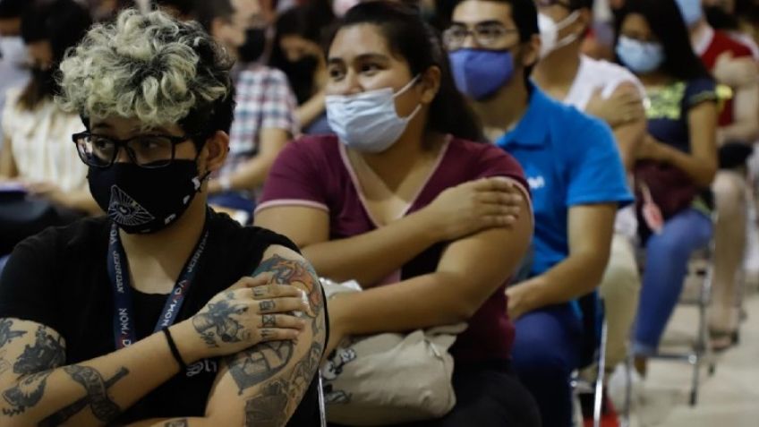 AMLO "cumplió la meta": Mayores de 18 años recibieron vacuna contra Covid-19, asegura López-Gatell