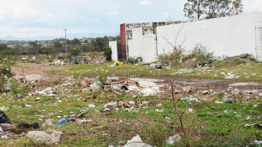 Guillermo amaga a pareja de menores: A él lo mata y luego abusa de ella; está prófugo
