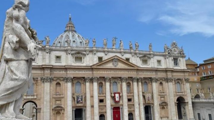 Absuelven a dos sacerdotes en el Vaticano involucrados en la violación de un menor de edad